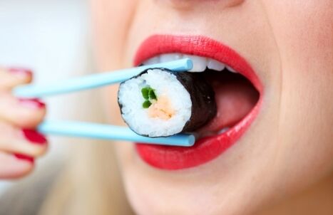 Жапондық диетаның мәзірінде экзотикалық суши жоқ, барлық өнімдер қарапайым және таныс. 
